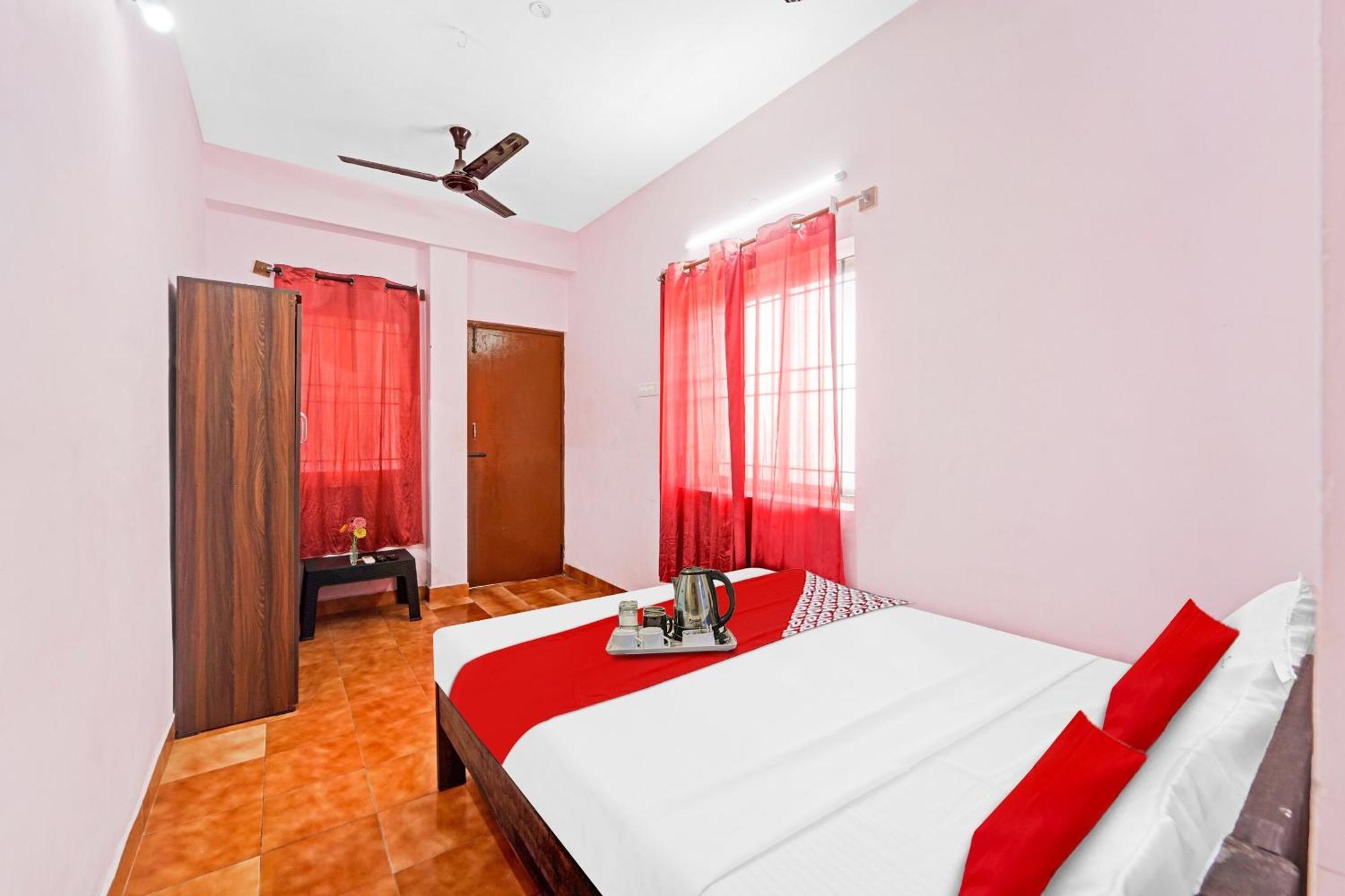 Hotel O Karapakkam, Chennai Exterior photo